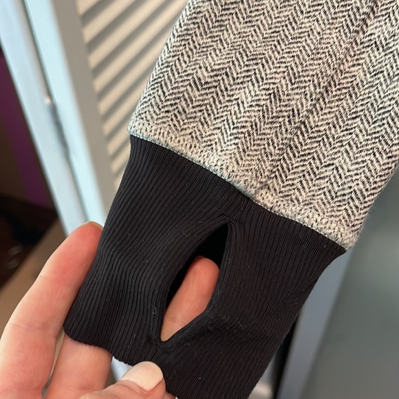 Lululemon zip up - Picture 4 of 5